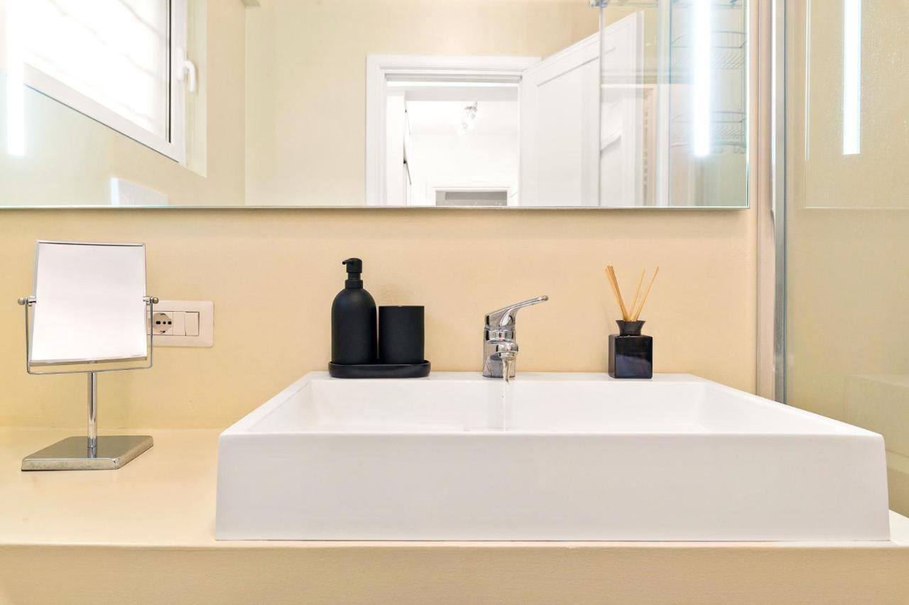 로마 Peaceful Penthouse With Garage By Ndp Rent 아파트 외부 사진